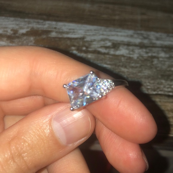 Clear Stone Ring - Picture 3 of 3